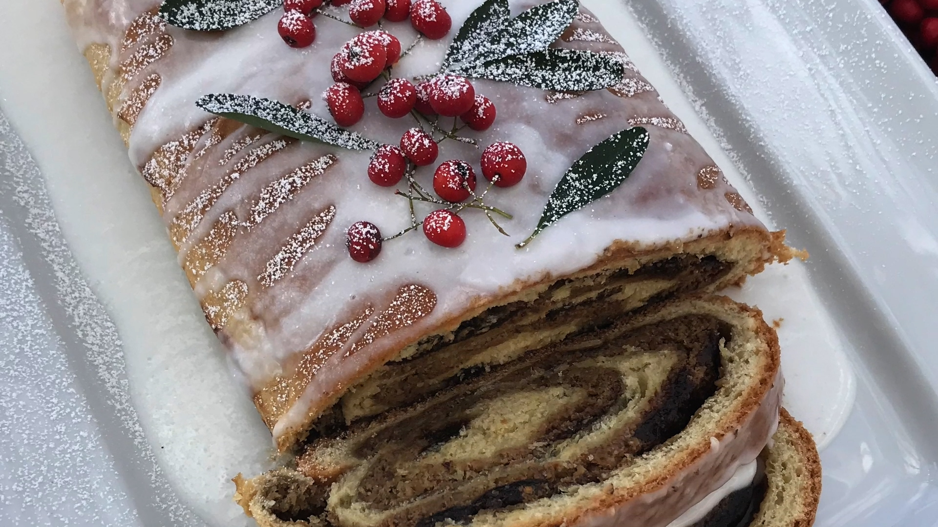 Cooking and Kids with Vlada Vladic: Christmas cinnamon rolls